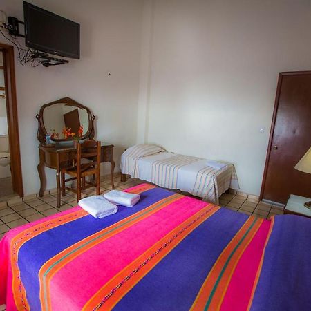 Hostal La Parroquia En Комала Экстерьер фото