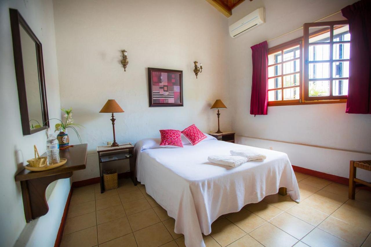 Hostal La Parroquia En Комала Экстерьер фото