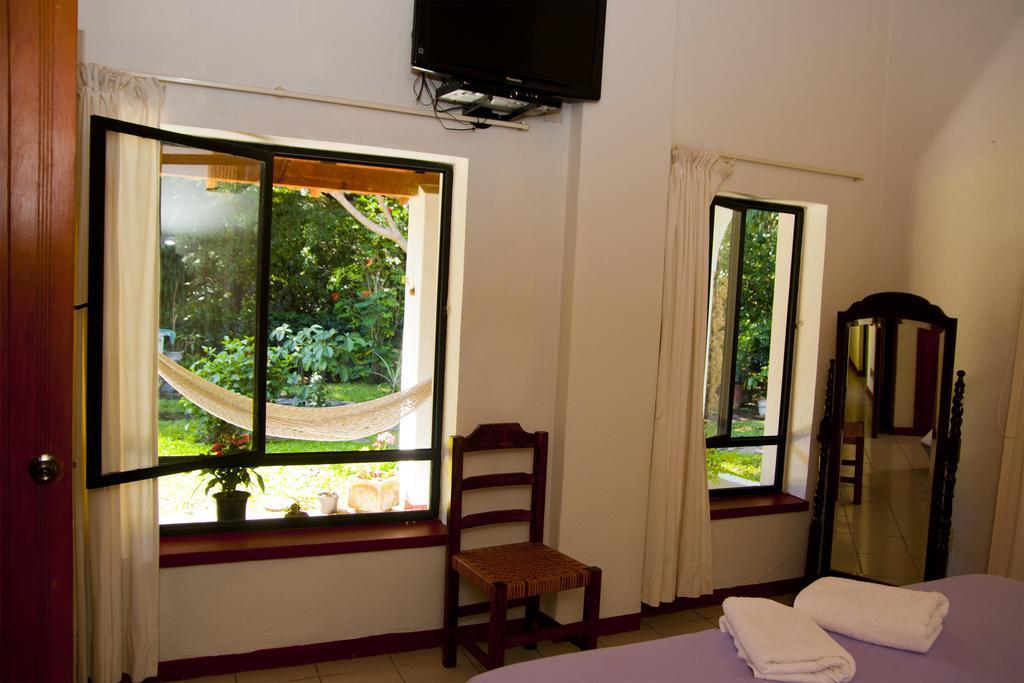 Hostal La Parroquia En Комала Экстерьер фото
